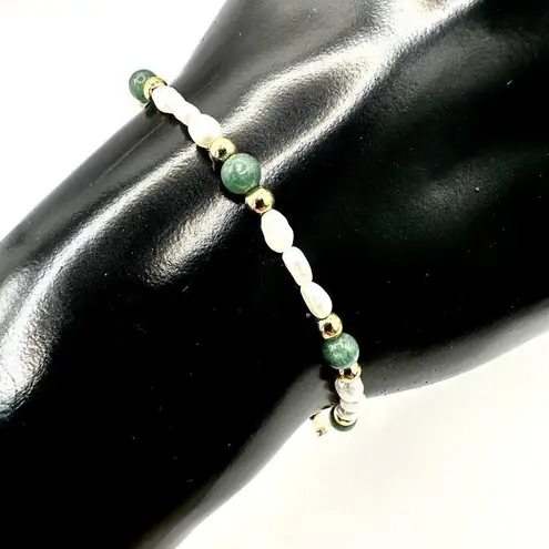 Jade freshwater Pearl stretchy bracelet Green