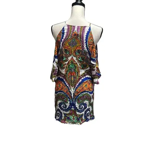 Trina Turk NWT  Pacific Paisley cold shoulder swimsuit coverup