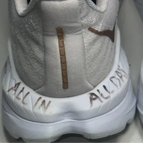 Hoka One One Women’s Size 8 B White Copper Mach 5 Running Comfort Sneakers