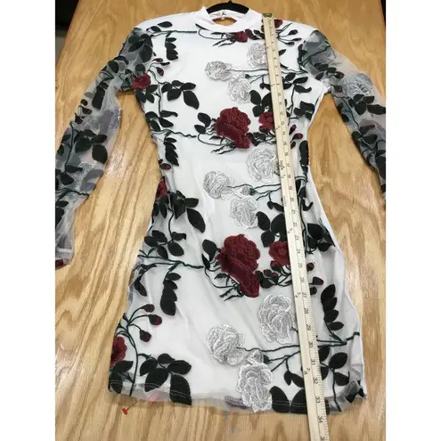 K.Jen Dress Women's Large White Floral Embroidered Backless Long Sleeve Preppy