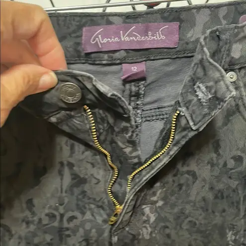 Gloria Vanderbilt 🖤🖤🖤BOGOHO🖤🖤🖤 Women's Black Floral Jeans