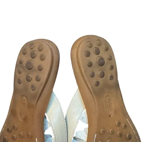 b.ø.c Sandals Womens Size 8 White Flower Thong Flip Flop Slip On Comfort Padded