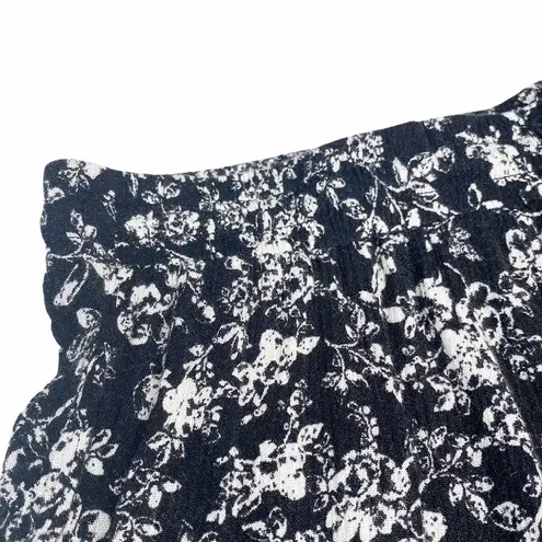 Full Tilt ꕥ Floral Window Pane Lace Trim Short ꕥ Black with White Print ꕥ Size M