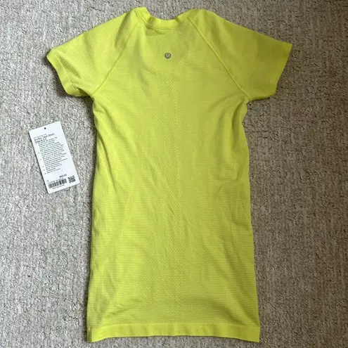 Lululemon Swiftly Tech short sleeve 2.0 size 2