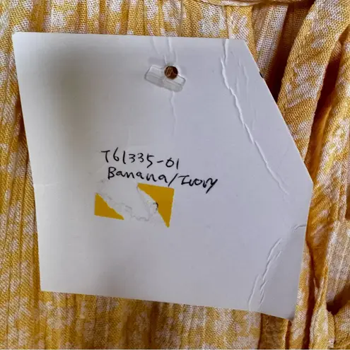 Peach Love California Yellow White Floral Crepe Flutter Sleeve Top Tie Neckline