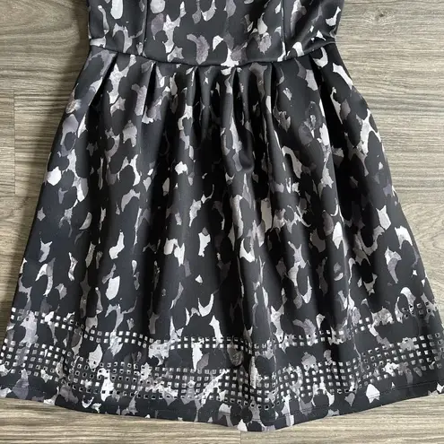 Apt. 9  Sleeveless Fit And Flare Dress‎ Black With Pockets Size Small