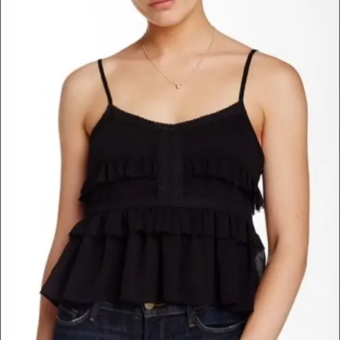 Olive & Oak ✨HP✨
Ruffle Hem Crop Cami✨