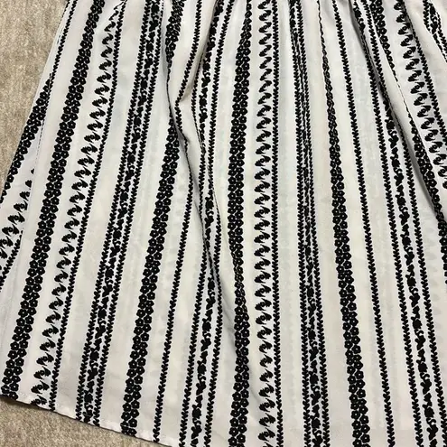 3X black and white flowy top ruffle short sleeves keyhole neck