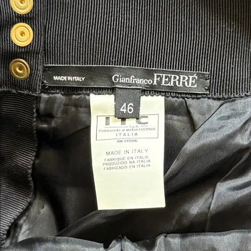 Gianfranco Ferré was live green with brown undertones velvet is Size 10/12