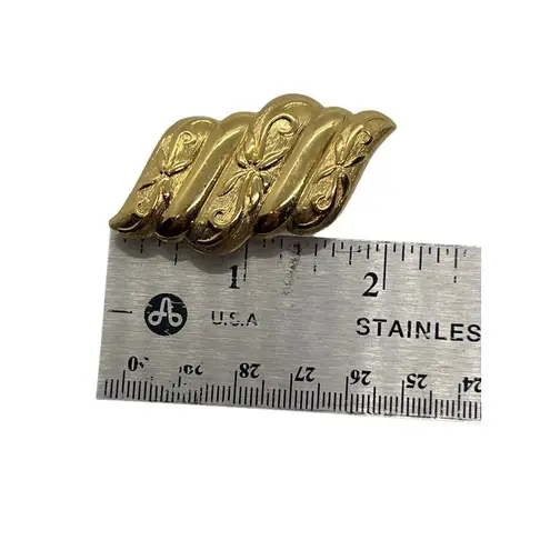 Vintage Gold Tone Etched Leaf Scarf Clip Slide 2" long