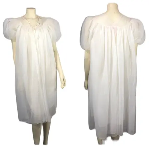 Vintage Avian Peignoir Set, Floral lace tulle robe and Nightgown set size medium White