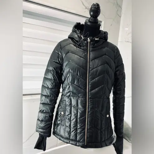 Jessica Simpson Stylish  puffer jacket 🖤🖤