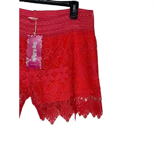 Day & Night  Women's Shorts Floral Lace Pull On 100% Cotton Mid-Rise Medium NWT