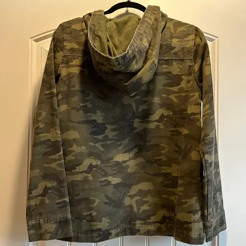 Hem & Thread Camo jacket