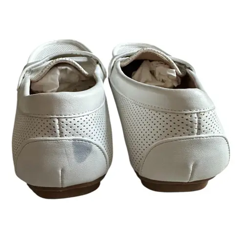 Boston Design Studio Sz 7M White Round Toe Driving Loafers Flats Women 91274