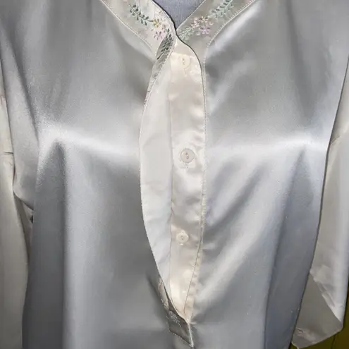 Henri Pierre women L V-cut button front satin Longsleeve nightgown white