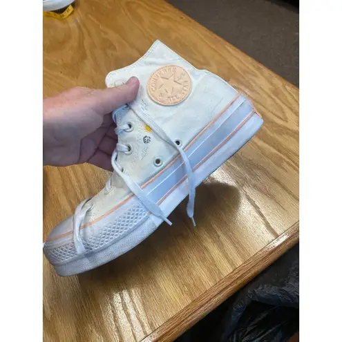 Converse  Chuck Taylor All Star Athletic Shoes Women's 8 White Hi Top Sneaker S20