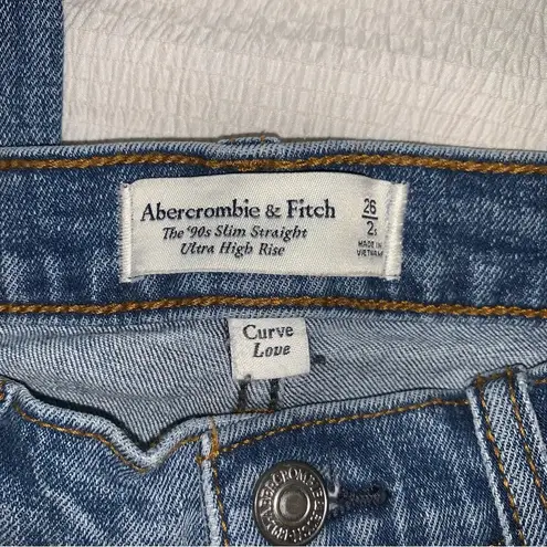 Abercrombie & Fitch   Curve Love Ultra High Rise 90s Slim Straight Jean