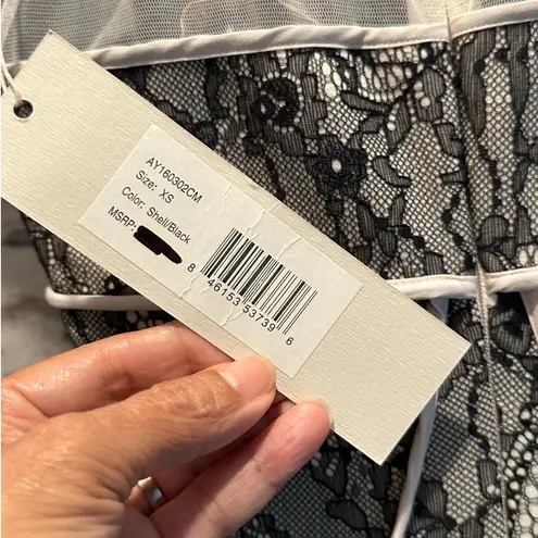 Halston Heritage Sleeveless Lace formal evening Gown size XS NWT MSRP: $695