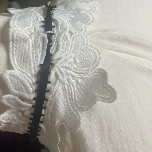 Maje Off White Blouse
1 (XS/S)