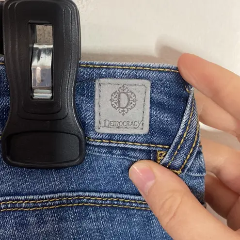 Democracy slim straight flood boho embroidered distressed cropped jeans size 8