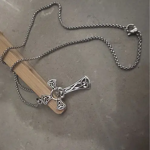 Sterling Silver Celtic Cross Necklace – 18” Chain Silver