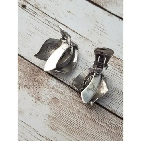Vintage Clip On Earrings Silver Tone Artsy Leaves