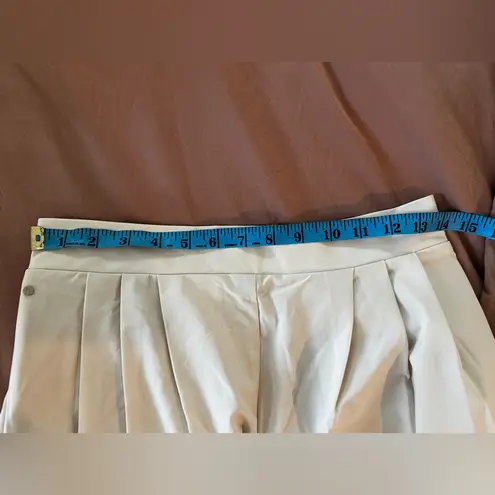 NWT Wayre Travel Pocket Flow Short Size Large in Taupe Aluminum Tan