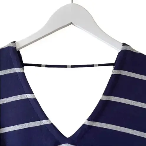Chaser  Revolve STRAPPY DOUBLE V PEPLUM TEE COOL JERSEY
Navy, Grey Top SZ M - Image 2