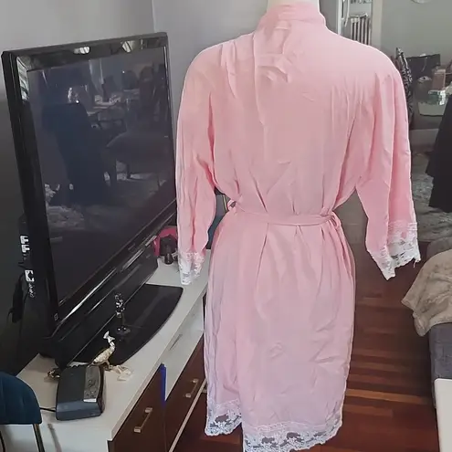 Elegant Pink Lace Trim Robe Size M/L By Event Blossom K INITIAL EUC!