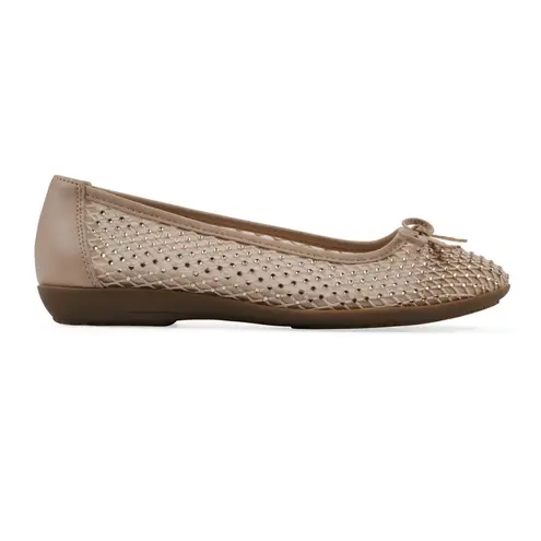 Cliffs by White Mountain Women's Carlicia Round Toe Ballet Flats Wide Width