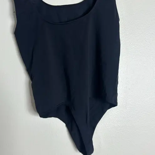 SKIMS soft smoothing seamless thong bodysuit in color eclipse size small nwt