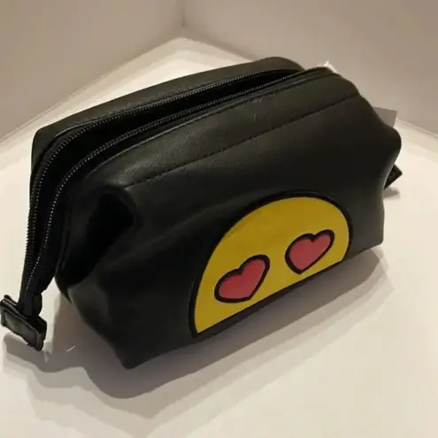 Olivia Miller NWT  Heart toiletry/ make up bag