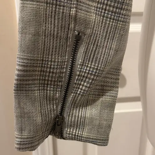 Skies Are Blue  Gray Plaid Shimmery Blazer, Size M
