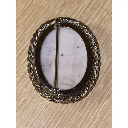 Oval Brooch Pin Silver Tone White Howlite Stone Cabochon Twisted Rope Edge