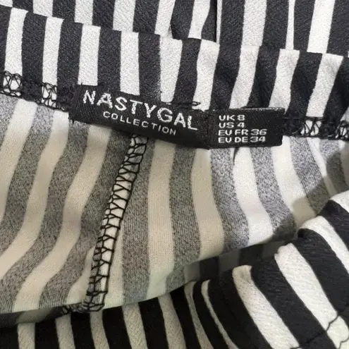 Nasty Gal  size 4 black and white pants