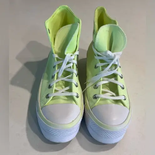 Converse Women's Chuck Taylor All Star Lift Platform High Volt Size 8 Shoes Green