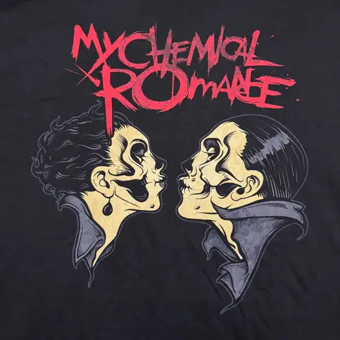 My Chemical Romance Vampires Kissing Punk Rock Band T-Shirt Size Large
