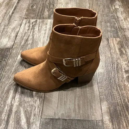 Sun + Stone Stylish Tan Ankle Boots Size 8