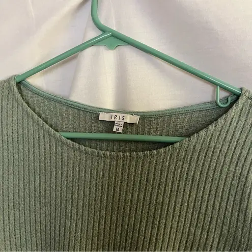 Iris Women’s Green Long Sleeve Crop Size M thumbnail 4