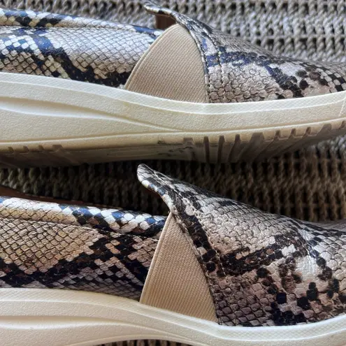 Imperfect snake print slip on shoes size 9.5M new directions maximalist chic Brown