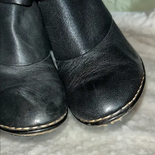 Sofft Black Ankle Booties with Sleek Design Size 9