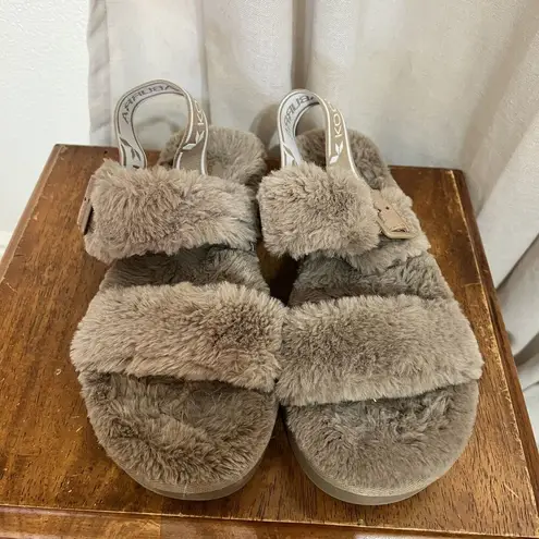 Koolaburra by Ugg  Backstrap Fuzzy Sandals Fuzz Oh Amphora Beige Slipper Size 8