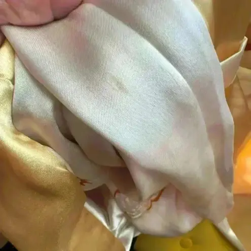 Kimono In Beige And White Silk Reversible One Size Kimono. E28 Gold