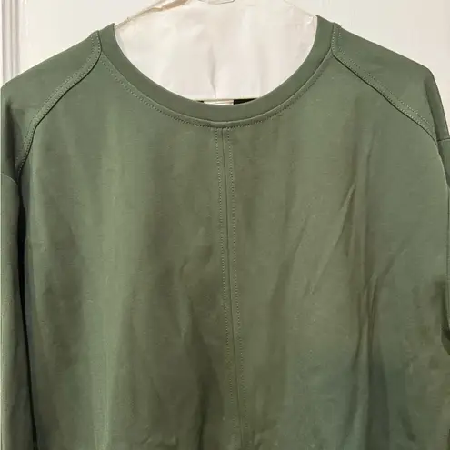 Lole Army Green NWOT Longer in Back Sweatshirt Tunic Top Shirt Size Small
