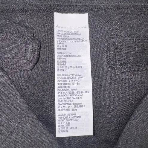 Kirkland Signature Ladies’ black dress Pants size
Small