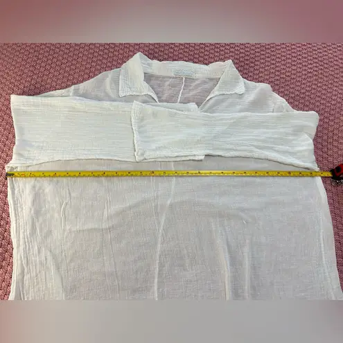 Made in ITALY. 100% cotton.Casual White V