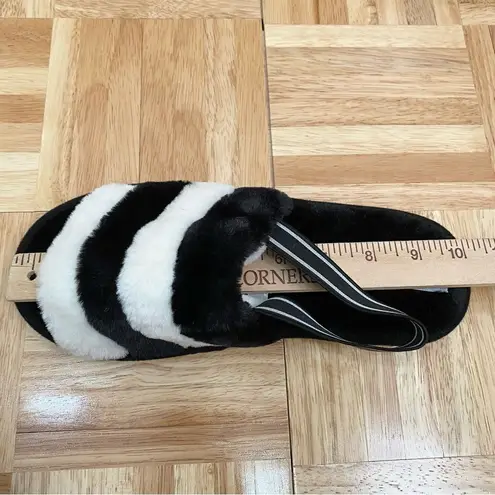 Jessica Carlyle Black/White Stripes Faux Fur Elastic Slingback Slides Slippers 9