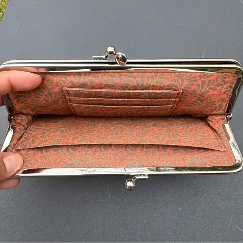 Hobo International Wallet Clutch In Gray Or Taupe Color With Lot Of Compartment Tan - Image 4