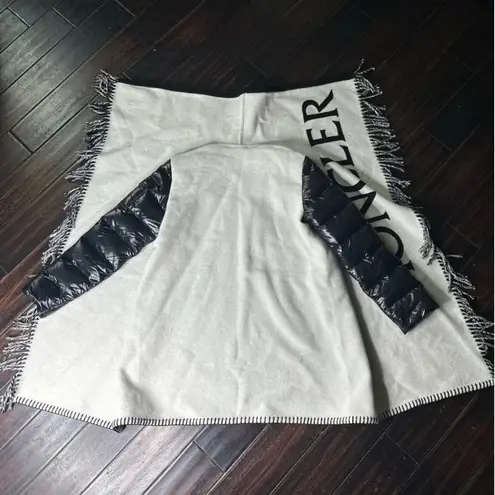 Moncler wool coat jacket with puffer sleeve Authentic wrap jacket Women’s